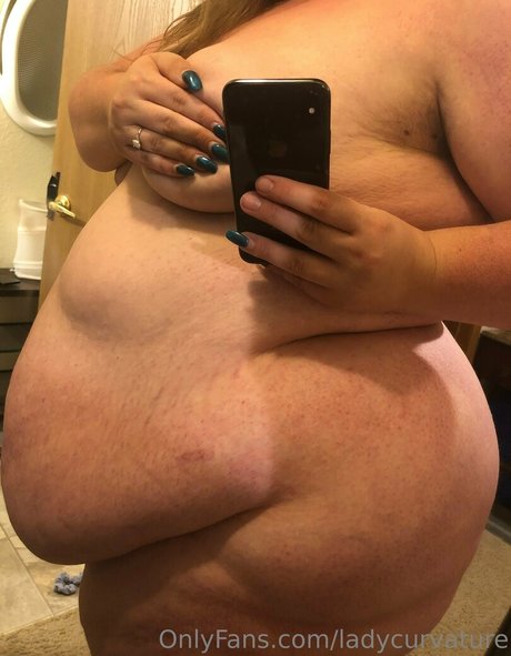 ladykeepsherlegsopen art star photos