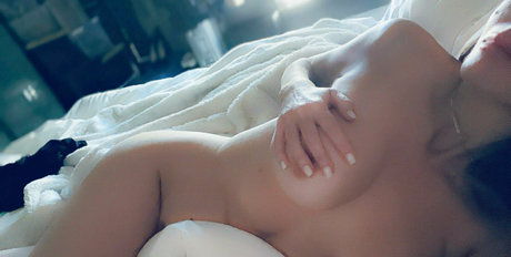 flirtyflightb2 star img