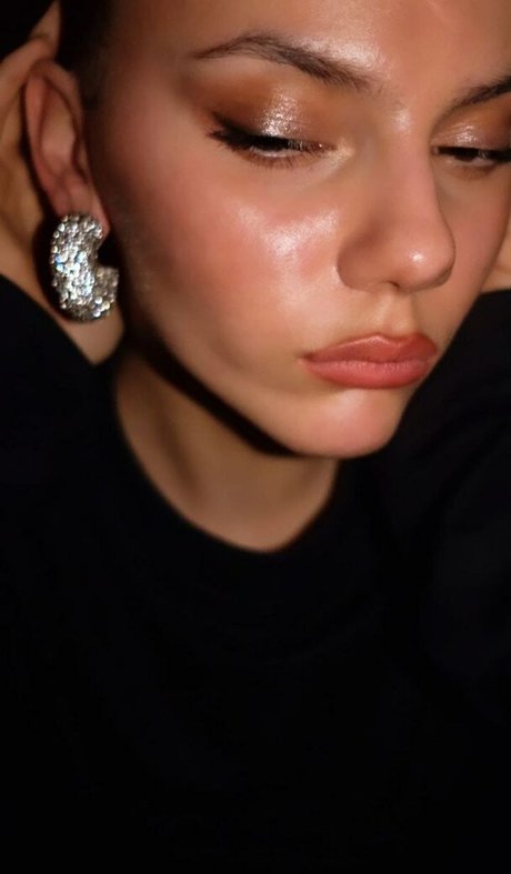 Dafne Keen nudes actress photo