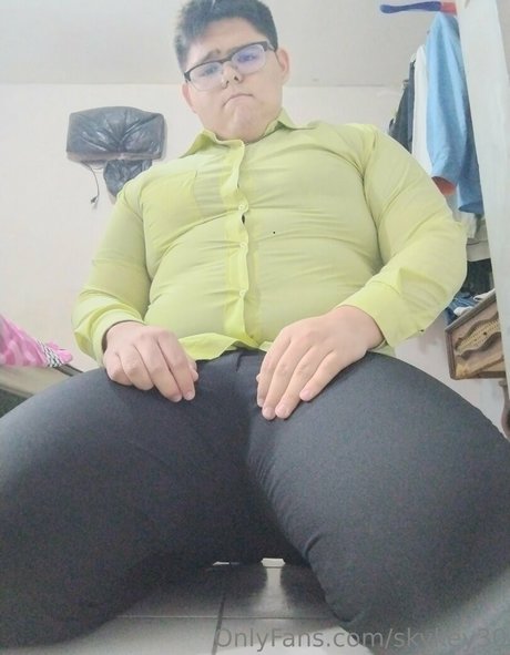 skykey30 exclusive model image