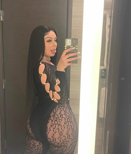 lilyaurora official star sexy pic