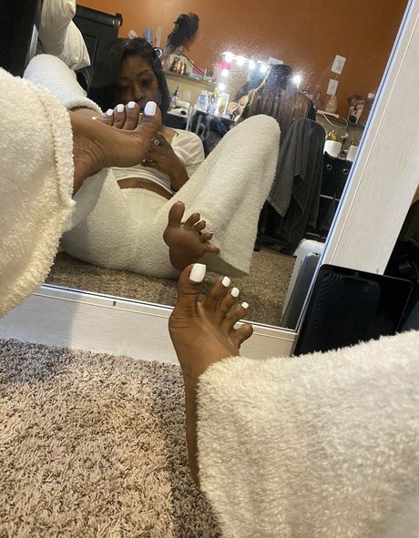 Carameltoesz sexy actress galleries