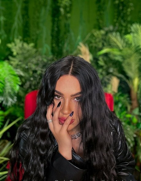 beatsbylex naked actress img