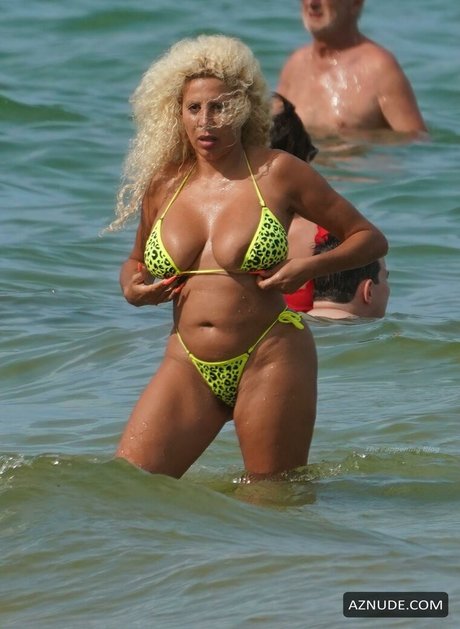 Afida Turner star nice pic