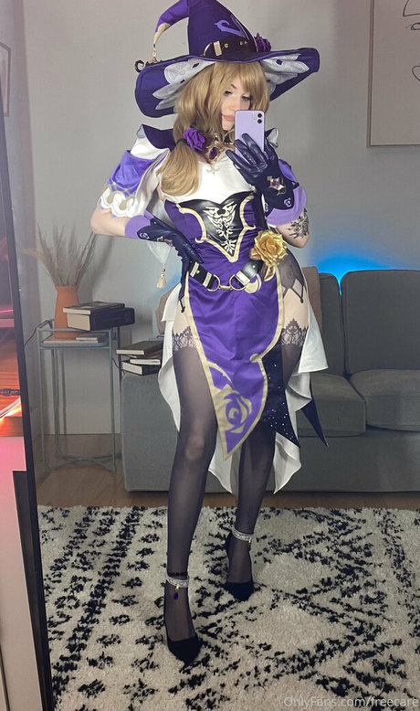 freecare art actress picture