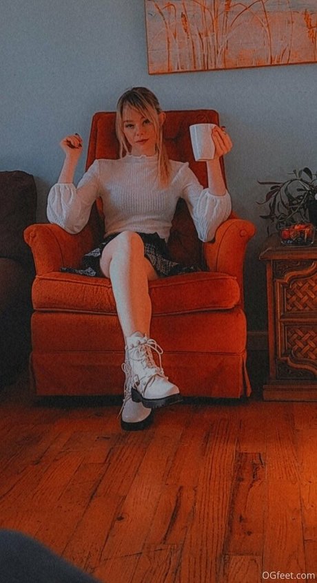 ogfeet star naked photo