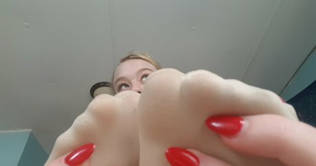 ogfeet model erotic photo