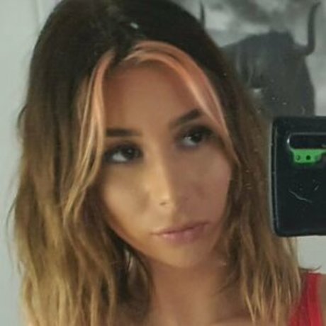 Renee Savy hd actress gallery