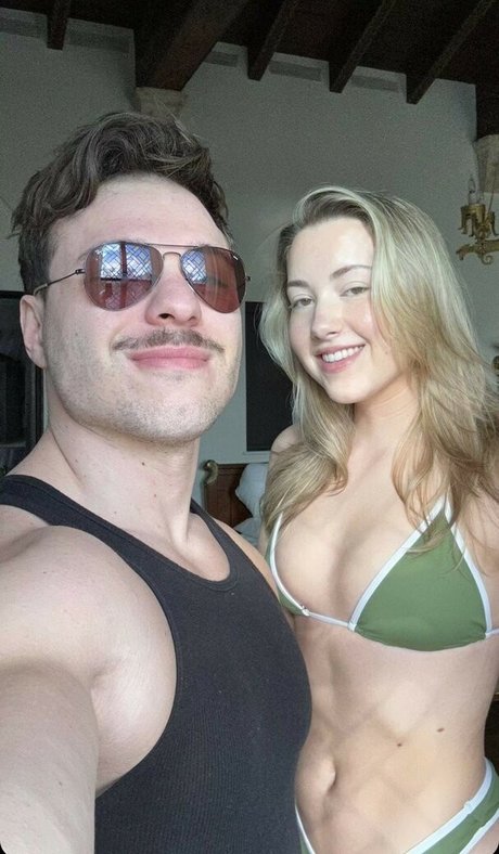 Pineapplebrat free star pics