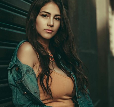 derlydaniela hot actress archive