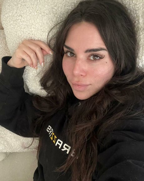 Suttin xxx pornstar gallery