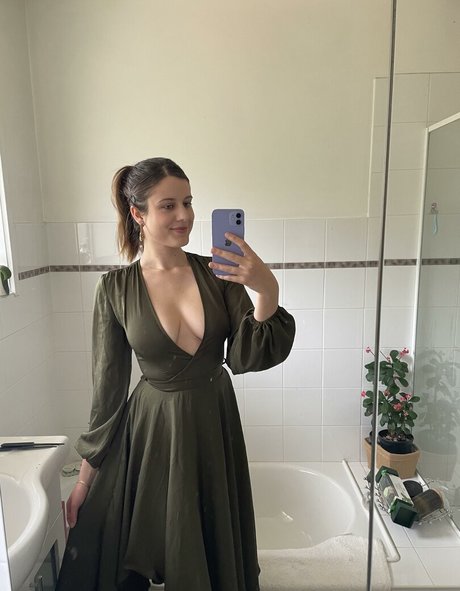 emminemina nudes actress photo