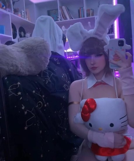 sylvieexo sex model photos