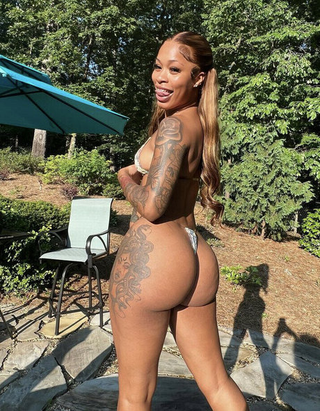 Official liyahhh model sex pics