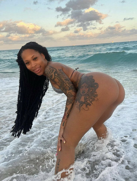 Official liyahhh pornstar img