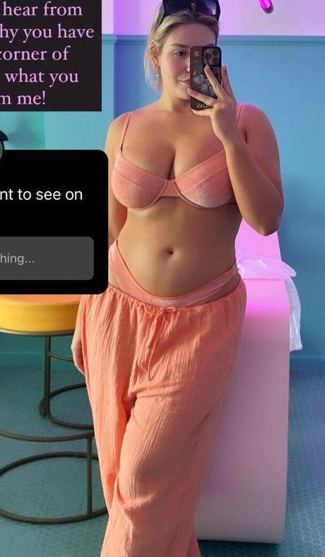 Paige Pilgrim model perfect image