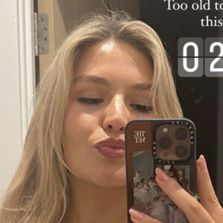 Paige Pilgrim star pretty photos