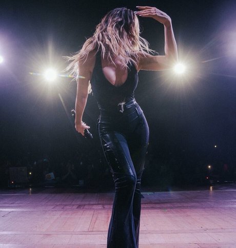 Jimena Baron nude model gallery