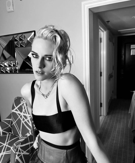 Kristen Stewart pornographic star image