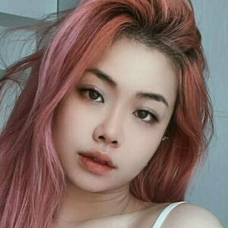 Elvaevac model adult pic