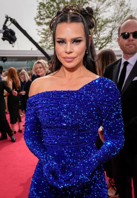 Billie Piper sex model image