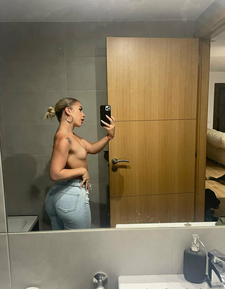 andyjazbaxxx star naked img