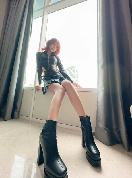 Charechii star naked pics