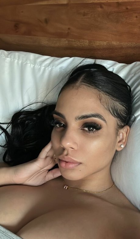 E dot star exclusive image