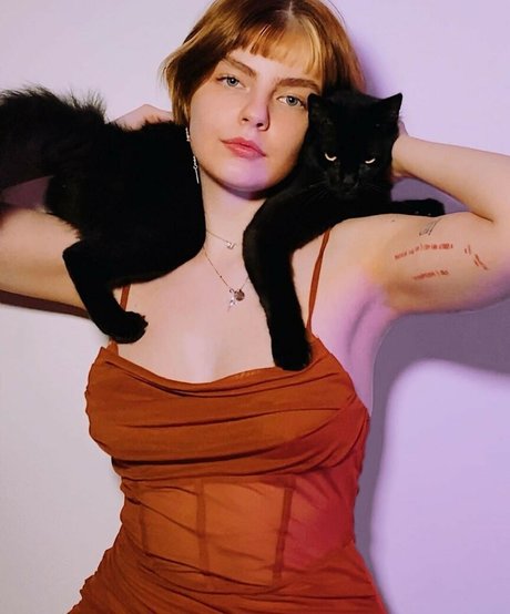 Triz Pariz model pornographic galleries