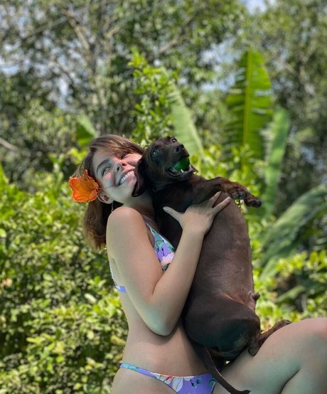 Triz Pariz art actress pic