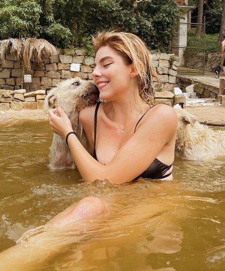 Triz Pariz porn model img