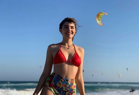 Triz Pariz free star pics