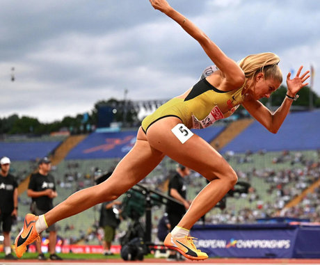 Alica Schmidt high quality actress pictures