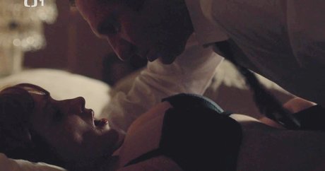 Christina Hendricks star pretty images