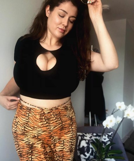 thebellebella xxx pornstar img