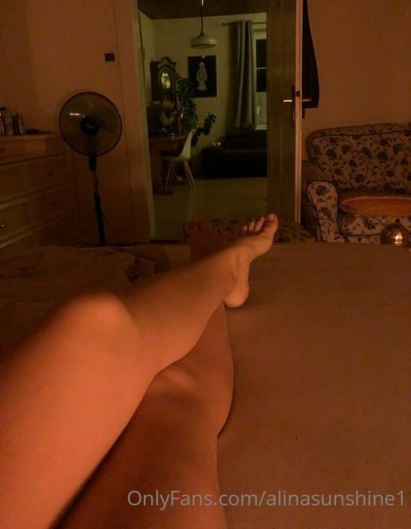 alinasunshine1 nudes star image