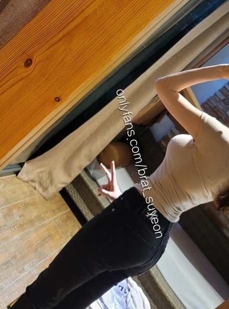 BratSuyeon high quality pornstar pic