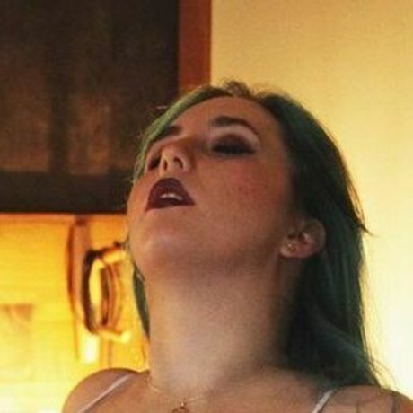 Stephanie Van Rijn model perfect image