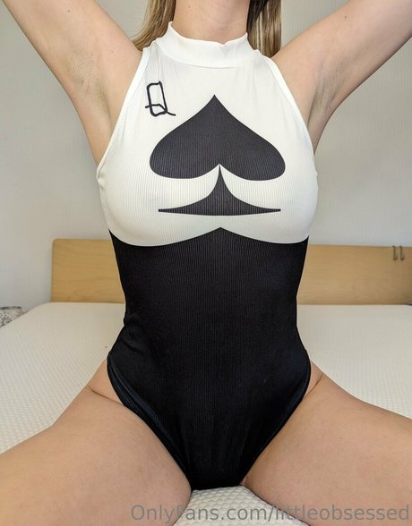 LittleObsessed xxx model pic