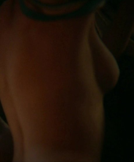 Emma Mackey actress picture