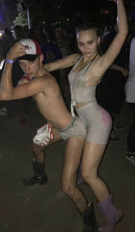 Lily Rose Depp nude model photos