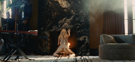 Lily Rose Depp free pornstar pics