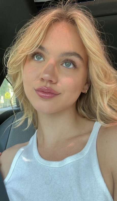 Emma Brooks Profile pic