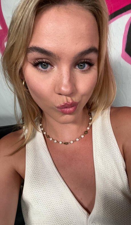 Emma Brooks art pornstar photos