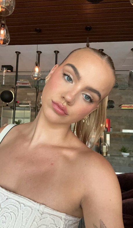 skinny latina onlyfans top photo