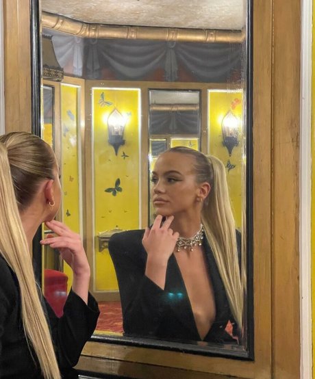 Emma Brooks exclusive star picture