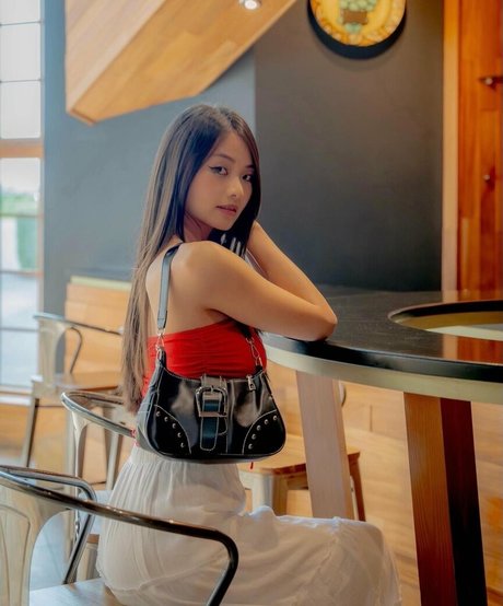 Cindy Phan hd star pics