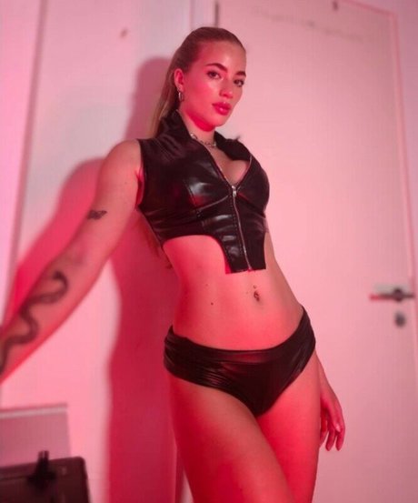 Jessemiaj model porn picture