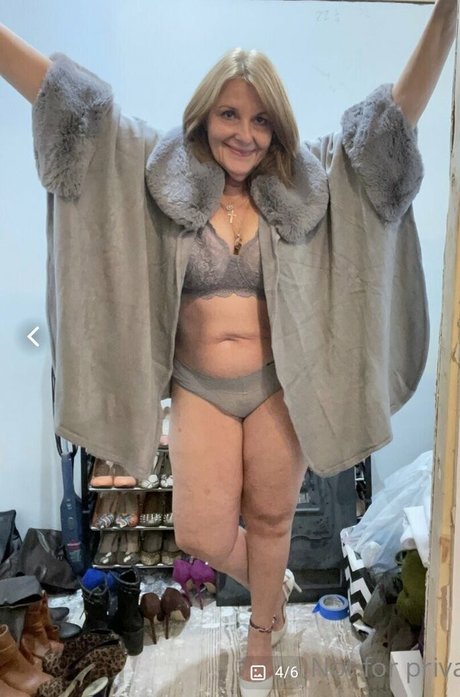 Ivorygoddess naked star images