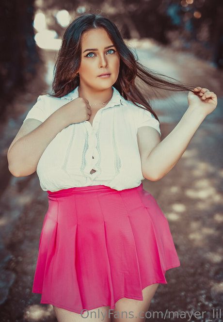 Mayer Lil model pornographic image